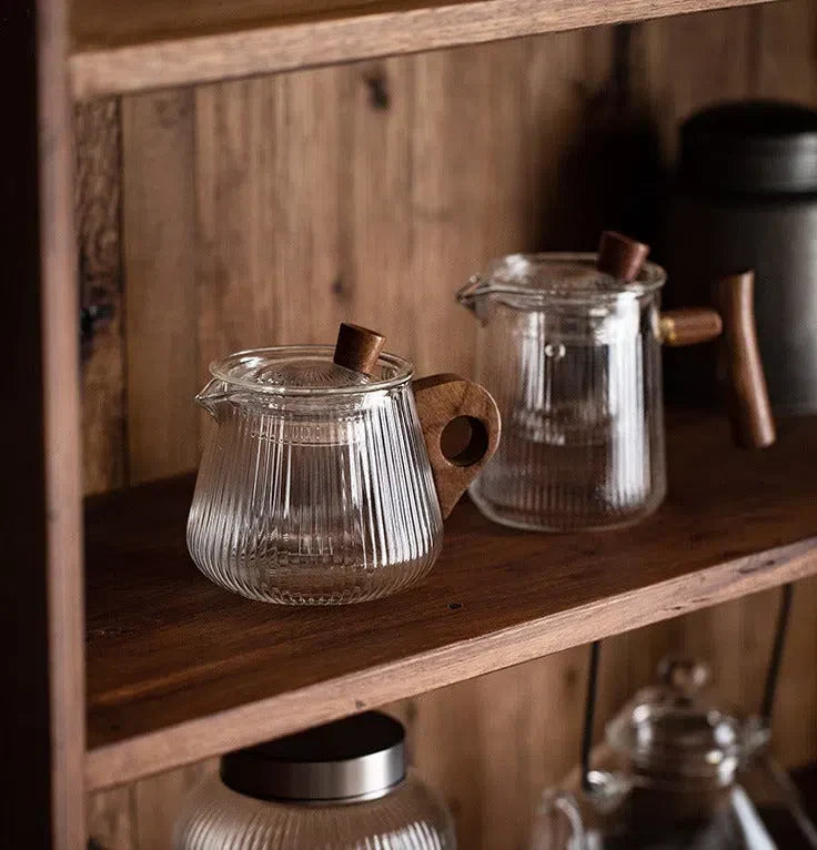 Mini Bule Canelado com Infusor – Elegância e Praticidade para Suas Bebidas