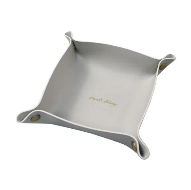 Bandeja Decorativa Minimalista em Couro – Sofisticação e Estilo para Seu Ambiente